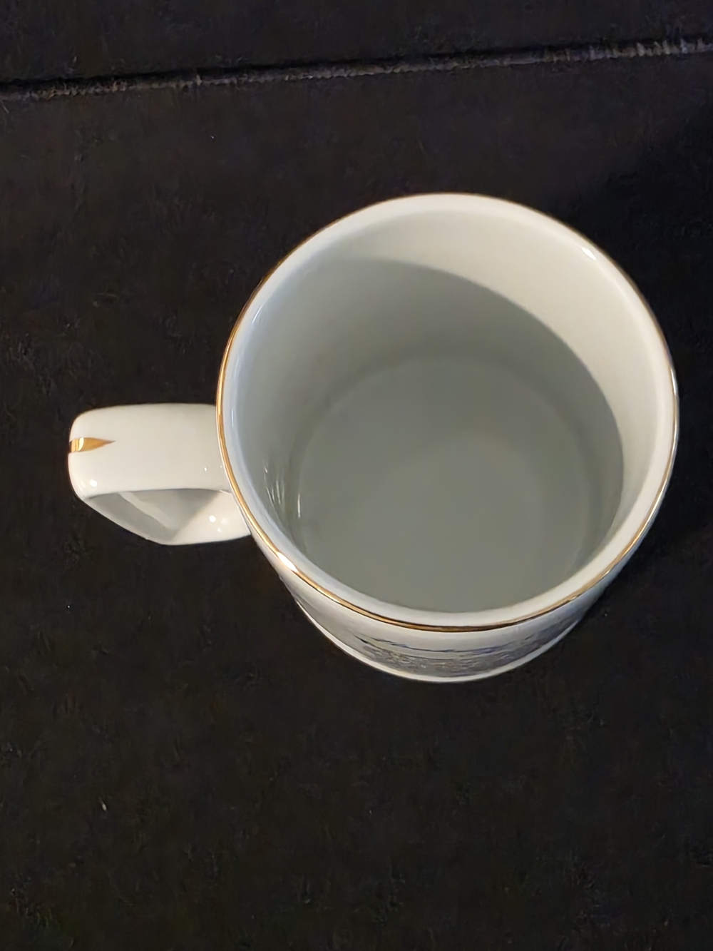 Norman Rockwell White Ceramic Mug with Figurative Sailor Scene and Gold Trim - Picture 4 of 4